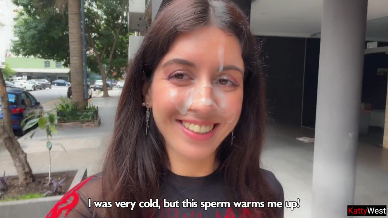 Katty West: Ik hou van wandelen, helemaal in sperma! Alsjeblieft, op mijn...