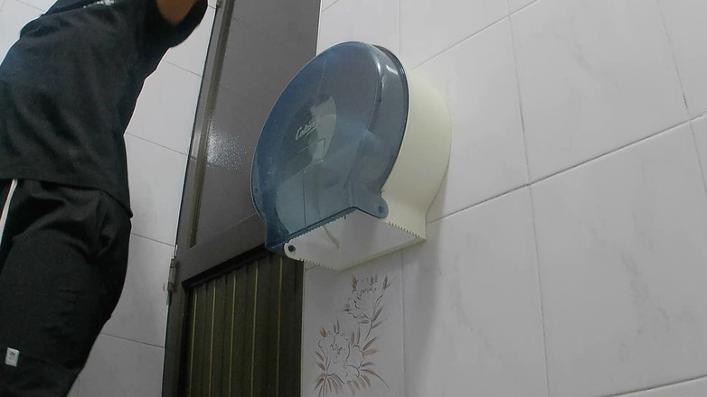pampammedallo: Perawat rekam kamera kencing di kamar mandi umum