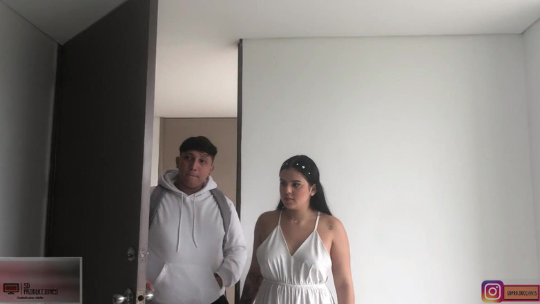 MelanieCaceres: Melanie dengan pepek miangnya menunggang zakar abang tiri besar - lucah...