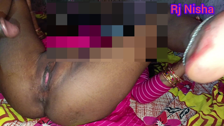 RJ NISHA: Desi Aunty First Time Sex Rj Nisha