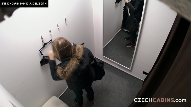 Czech Cabins: Czech cabins 141: thick blonde puts on a steamy show