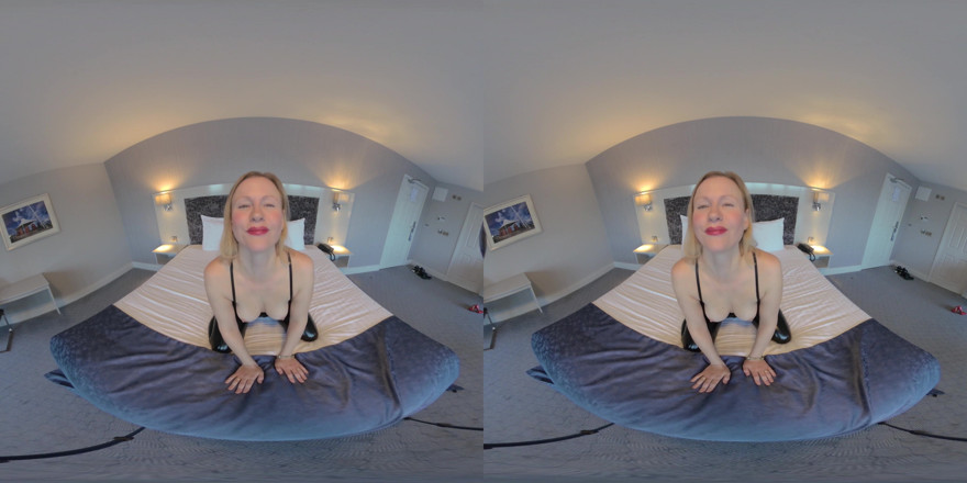 BlondeHexe VR: Crot di mulutku