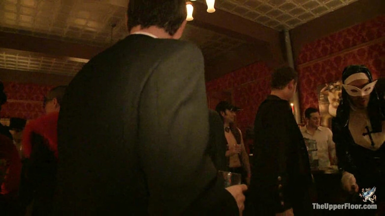 The Upper Floor by Kink: Вечеринка с широко раскрытыми глазами