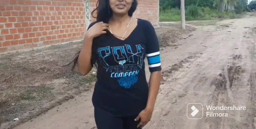 Karely Ruiz: 路上で捕まえられた若いふしだらな女は、彼女のお尻を激しく犯され、私はミルクで彼女の若い顔を覆った