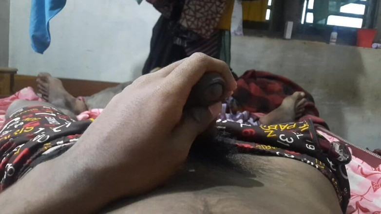 Wheyincognito: Gadis 18 tahun dengan kontol berbulu lagi masturbasi