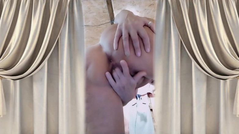 Lukerya: Гаряче шоу веселої домогосподарки на великому ліжку, що стоїть зверху