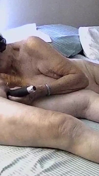 Stiefmutter ann gibt langen blowjob und bekommt sperma auf ihre großen titten