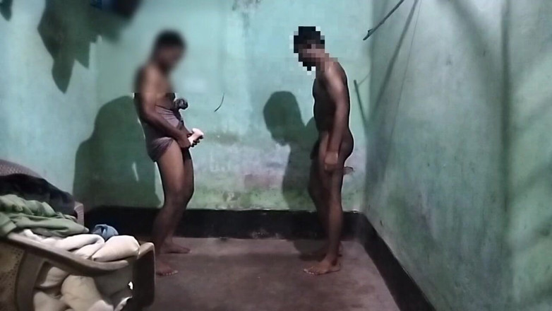Desi Tits: Nevlastní otec dává sexuální panenku nevlastní syn a honění z...