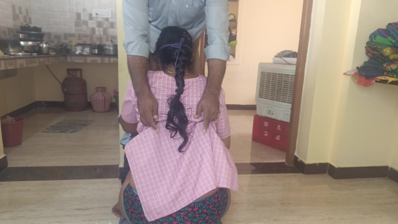 Ilakkiya: Uczeń i nauczyciel korzystający z kurwa pieska