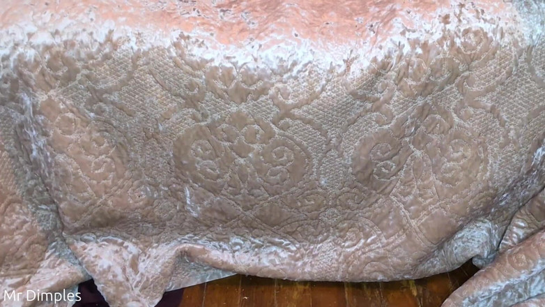 Mr Dimples: Pokazując moje skarpetki i podeszwy!