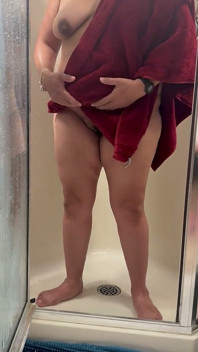 Sexy latina secando