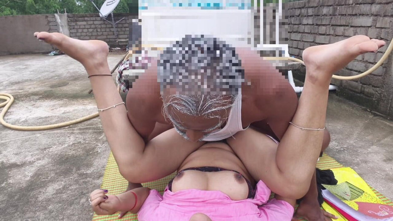 Sona bhabhi: Indian Village Couple Sex Video