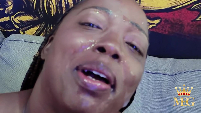 MochaSwallows: Mochaswallows joue sa femme obéissante