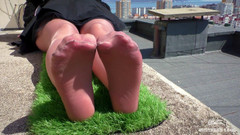 Mistress Legs: Sky-high Jediné svádění: škádlení prsty od čirého po černé na střeše