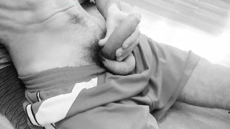 Elvissc: Вінтажний порно чоловік з гарним тілом мастурбує свій ідеальний член і плює на великий камшот