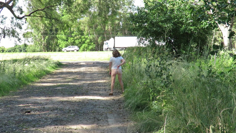 Milfcamsex: 帕特里夏步行...