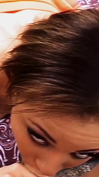 Pantat tia sweets si pelacur mungil dientot di luar ruangan sama jenner