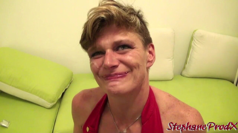 Stephprodx: Clara Grimaldi e una cantante di varietà