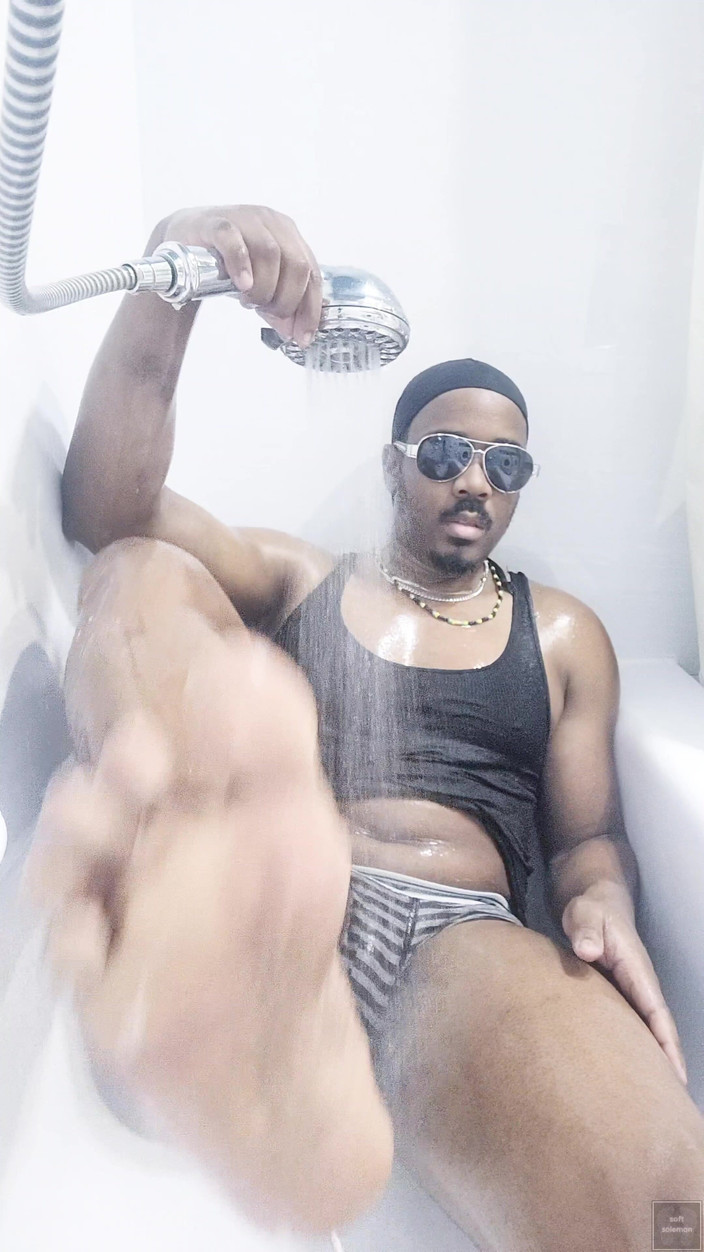 Soft Soleman: Я моею свое тело в ванне 5