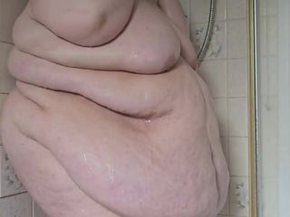 SSBBWLadyBrads: Duș senzual al unei zeițe SSBBW partea 1