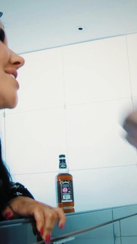 Lolly badcock fickt das sperma aus einem rockstar