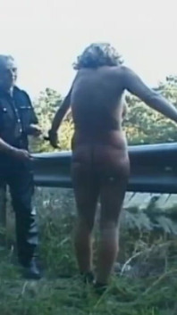 Penetrare anală cu piercing în pizdă umilită