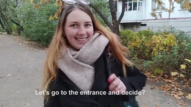 SweetAndFlow: Knullade en college flicka vid entrén