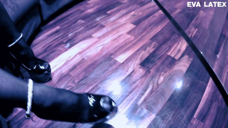 Eva Latexxx: Eva latex lila fetisch milf kink bdsm high heels fußfetisch