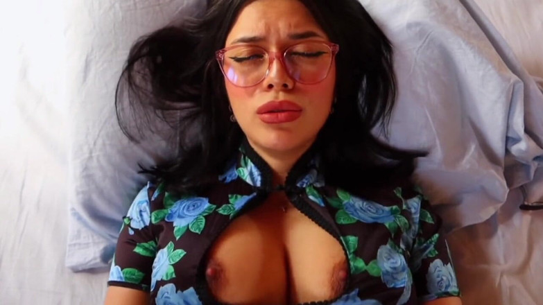 Sweetieluna: A Hot Morning Affair with Your Friend's Wife