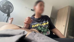 Time traveler: Nettes zierliches zimmermädchen wichst chef und fickt dann ihren meister...