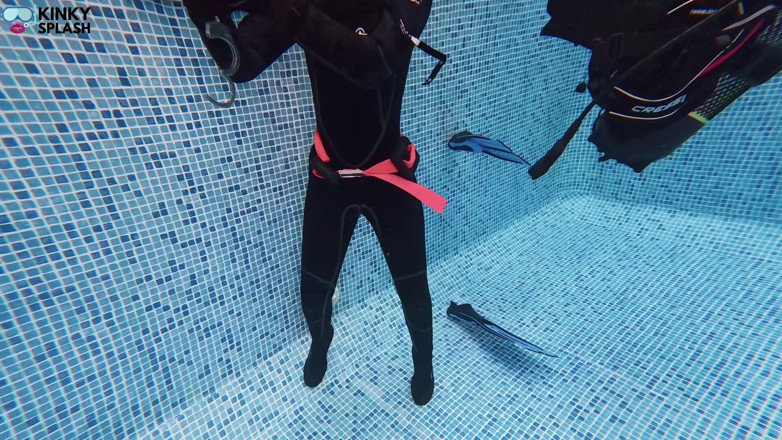 UKCuteGirl Lucy Lauren: Distracted Underwater: Toys Locked in During Dive