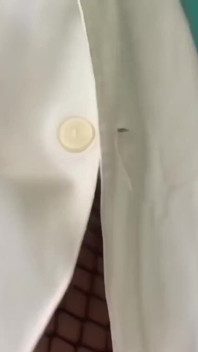 Asistenta excitată este futută anal tare de un nou pacient.
