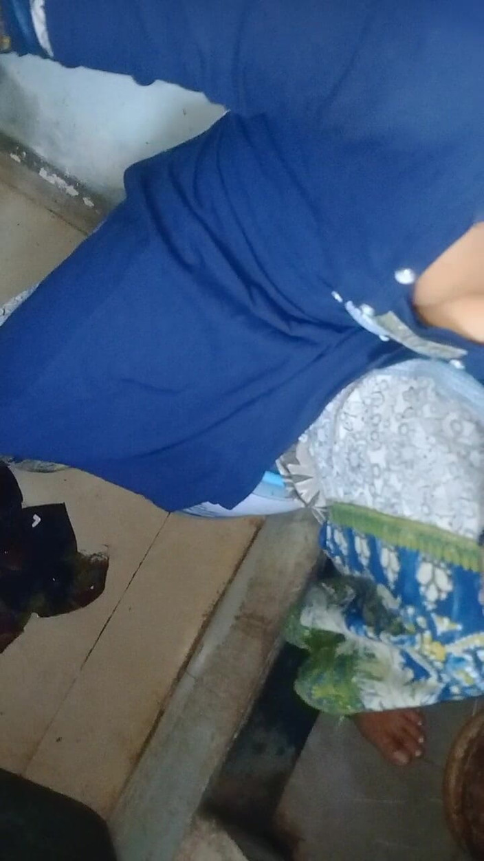 NikiRathod: Sakso ve yarak yağ masajı