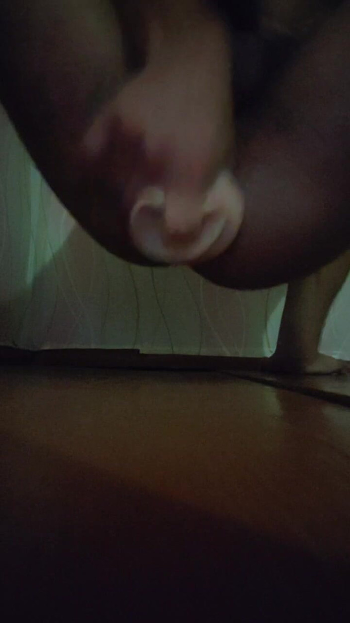 OagaN: Der Junge befriedigt sich mit einer Dilda