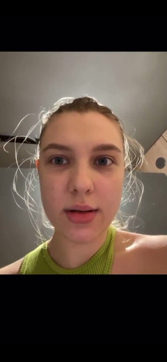 JuiceLussie: Latihan dan melancap di gim