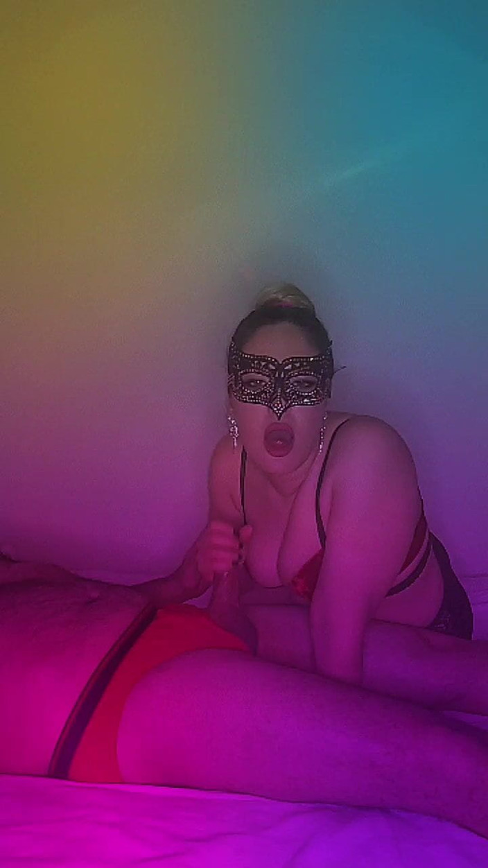 Cuckold couple: Heiße ehefrau safura lutscht schwanz