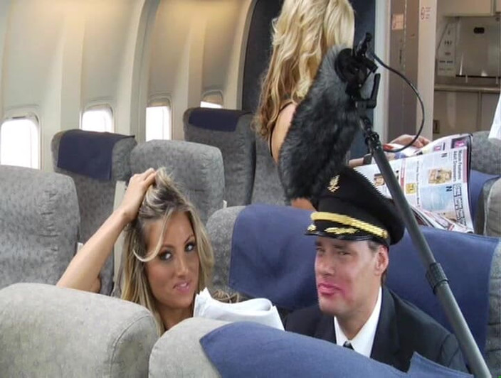 Adventures In Pornland: 客室乗務員 - BTS パート 5 - アウトテイクと失敗