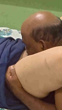 La giovane zia indiana fa il miglior sesso