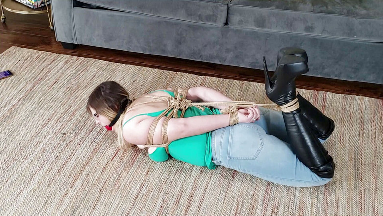 Tropical Lust: Sendirian di rumah untuk akhir pekan