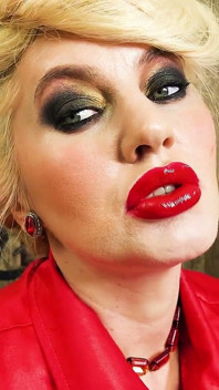Besos de lápiz labial rojo de Halloween