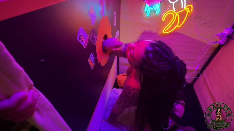 Sharedwife90: Glory Hole Seria 3.2