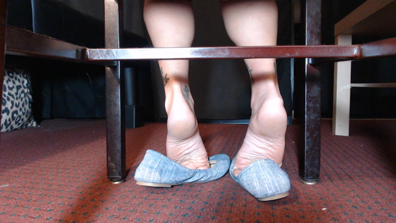 Abby Anna: Heather gray balletflats underchair shoe play