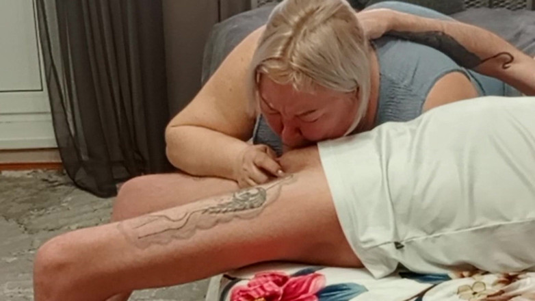 Zona901: La matrigna fa un pompino per godersi lo sperma caldo