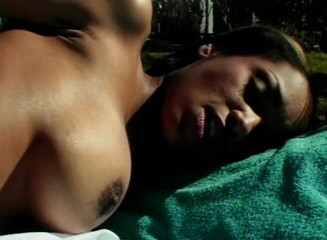 Lesbo Tube: Ebony and ivory cumming outdoors