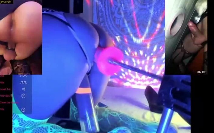 Shana swarofski: Pertunjukan webcam shana swarofski lagi asik seks anal sama mesin...