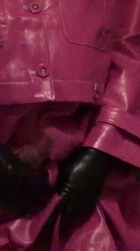 Masturbándose en cuero