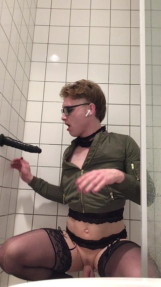 Sissy Cindy Slut: Sissy Cindy Love Dildo