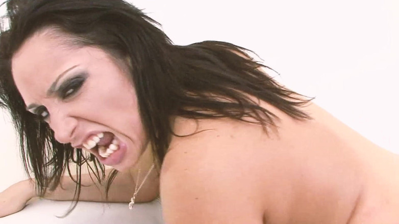 Bananas with Melons: MILfs paroháč scéna - 4_busty zralá žena v domácnosti si užívá černého ptáka, když...