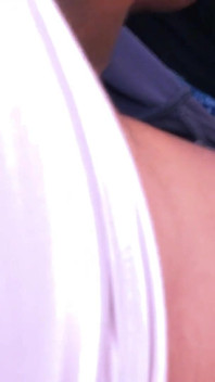 Sexig college tatuerad brud med perfekt röv ger avsugning