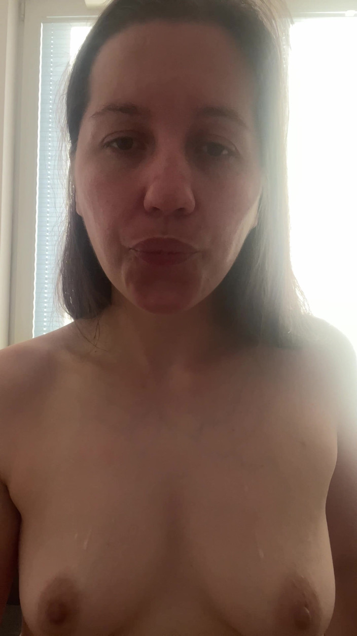 NicoleRay: Lèche une petite bite